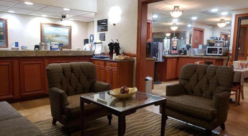 Airport Hotel 3*