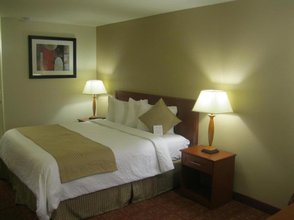 Airport Hotel 3*