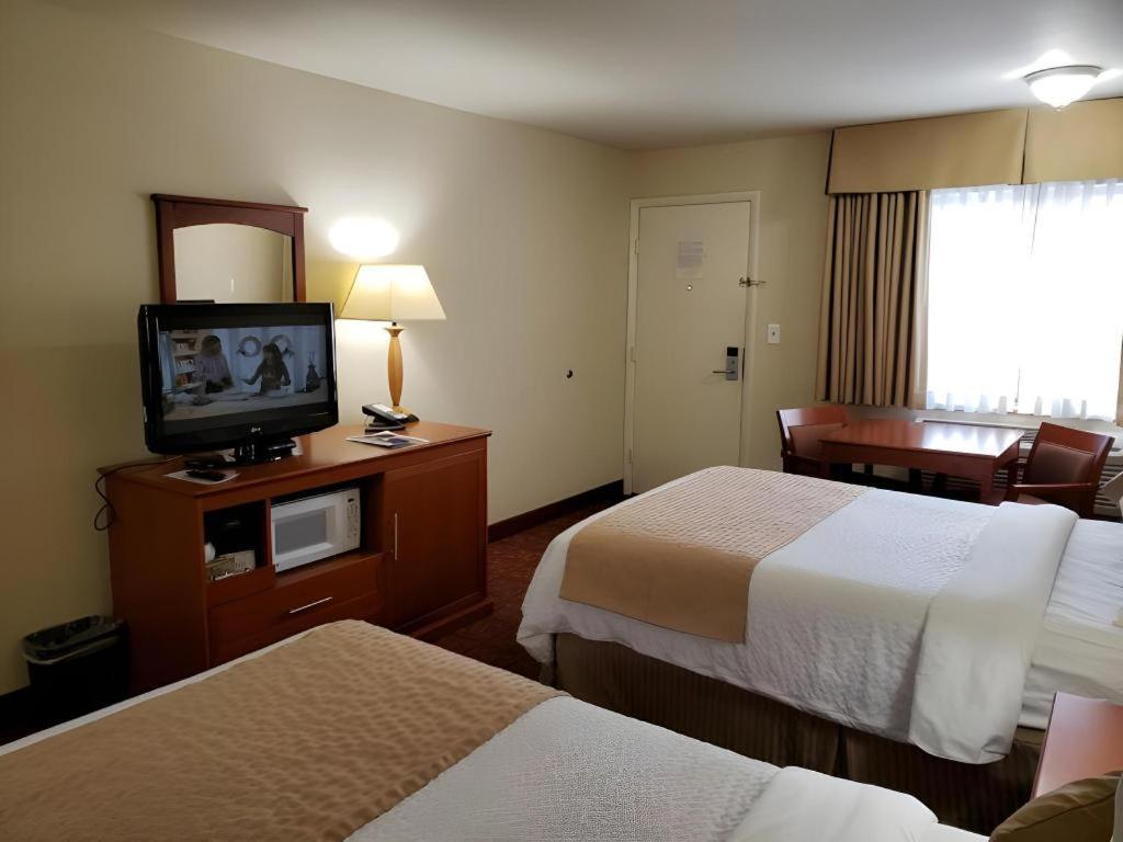 Airport Hotel 3*