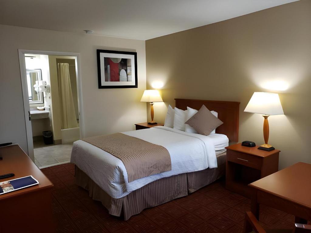 Airport Hotel 3*